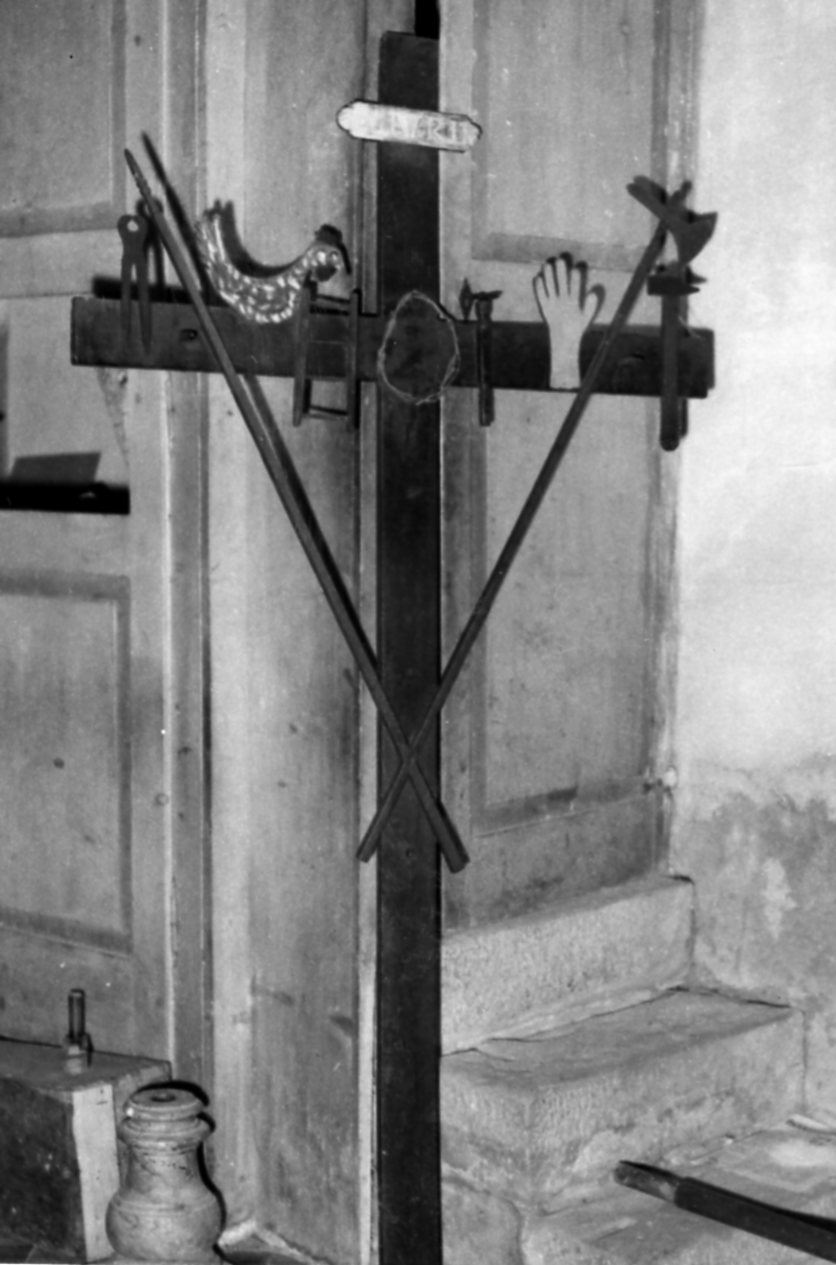 strumenti della passione (croce della Passione) - bottega modenese (seconda metà sec. XIX)