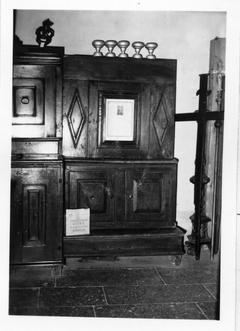 credenzina, serie - bottega modenese (inizio sec. XVIII)