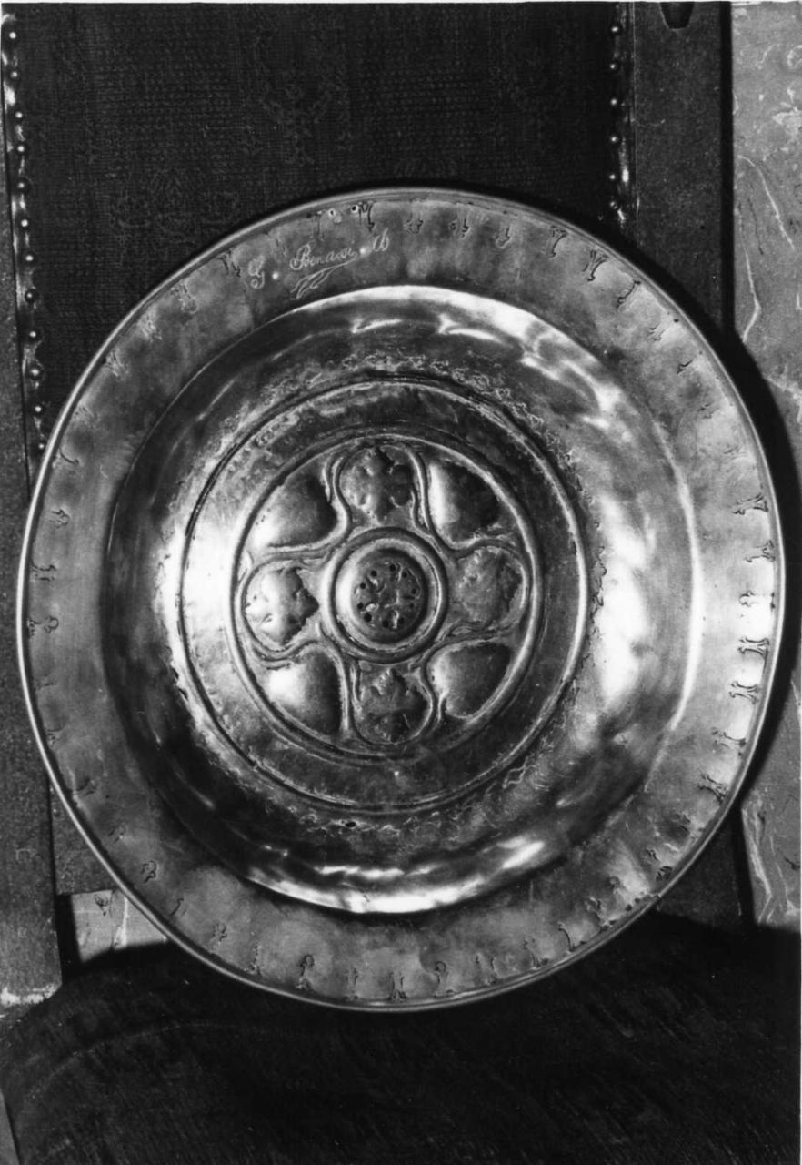 bacile - bottega tedesca (fine sec. XV)