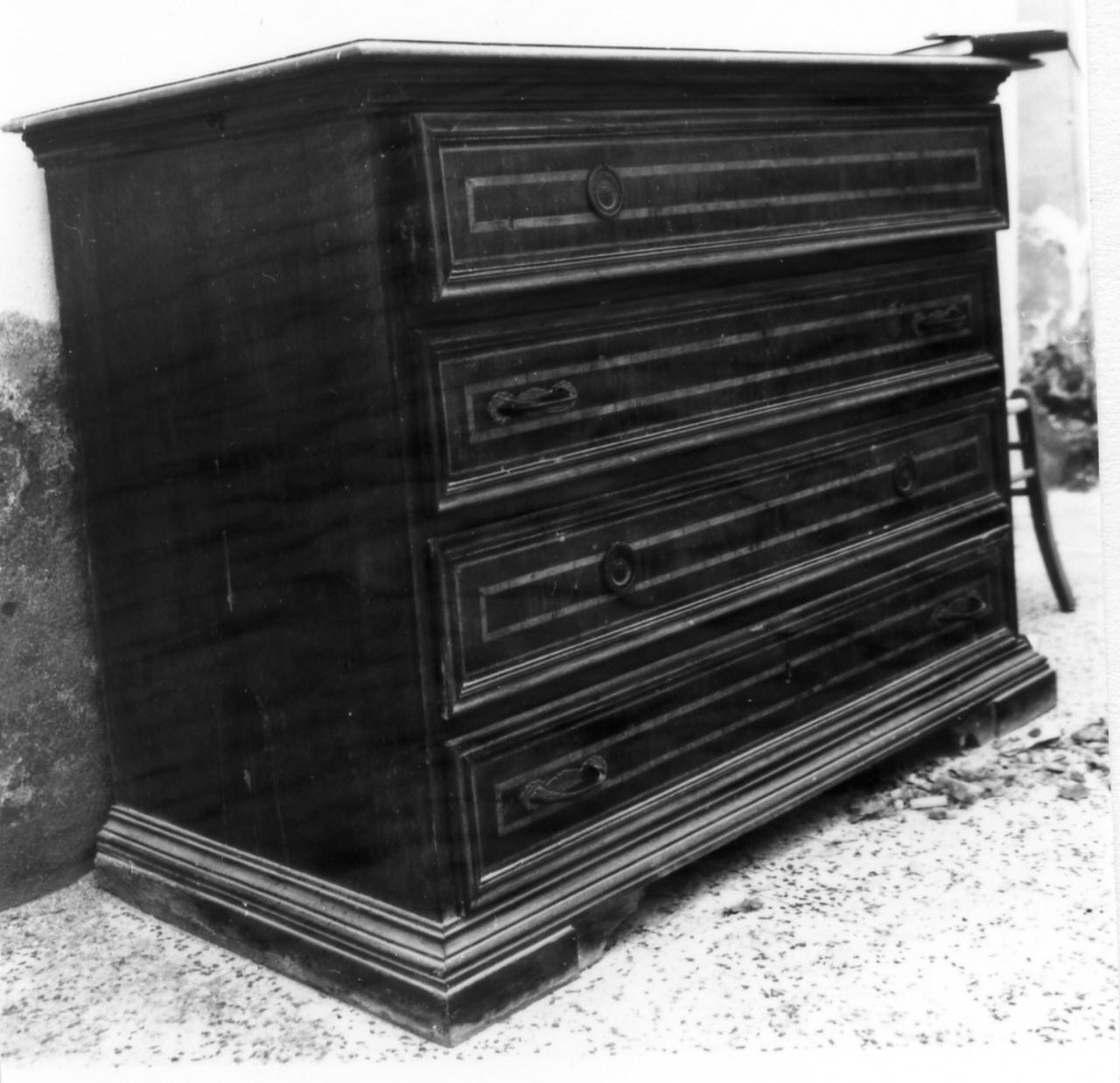 cassettone - bottega emiliana (seconda metà sec. XVIII)