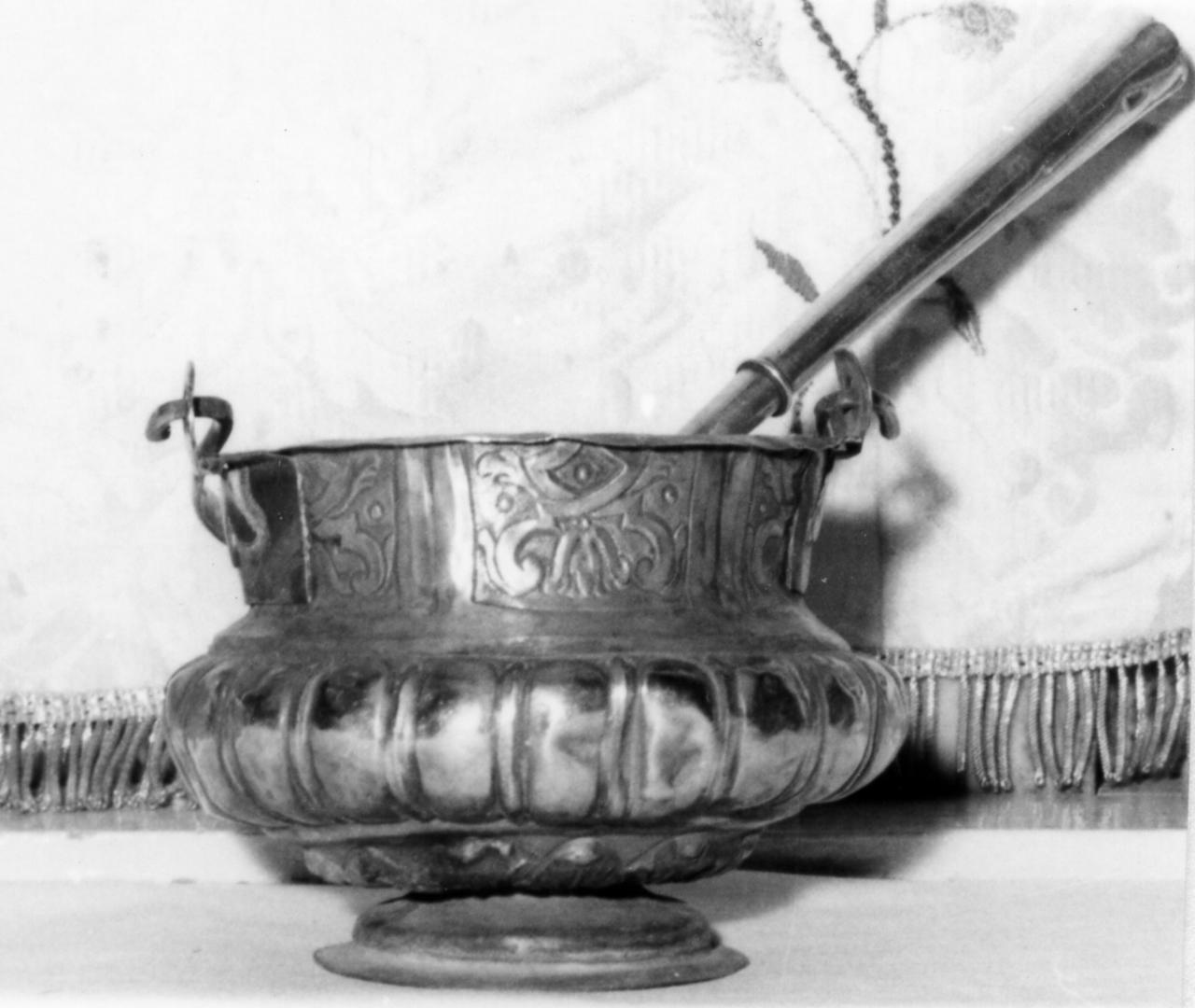 secchiello per l'acqua benedetta - bottega emiliana (metà sec. XVIII)