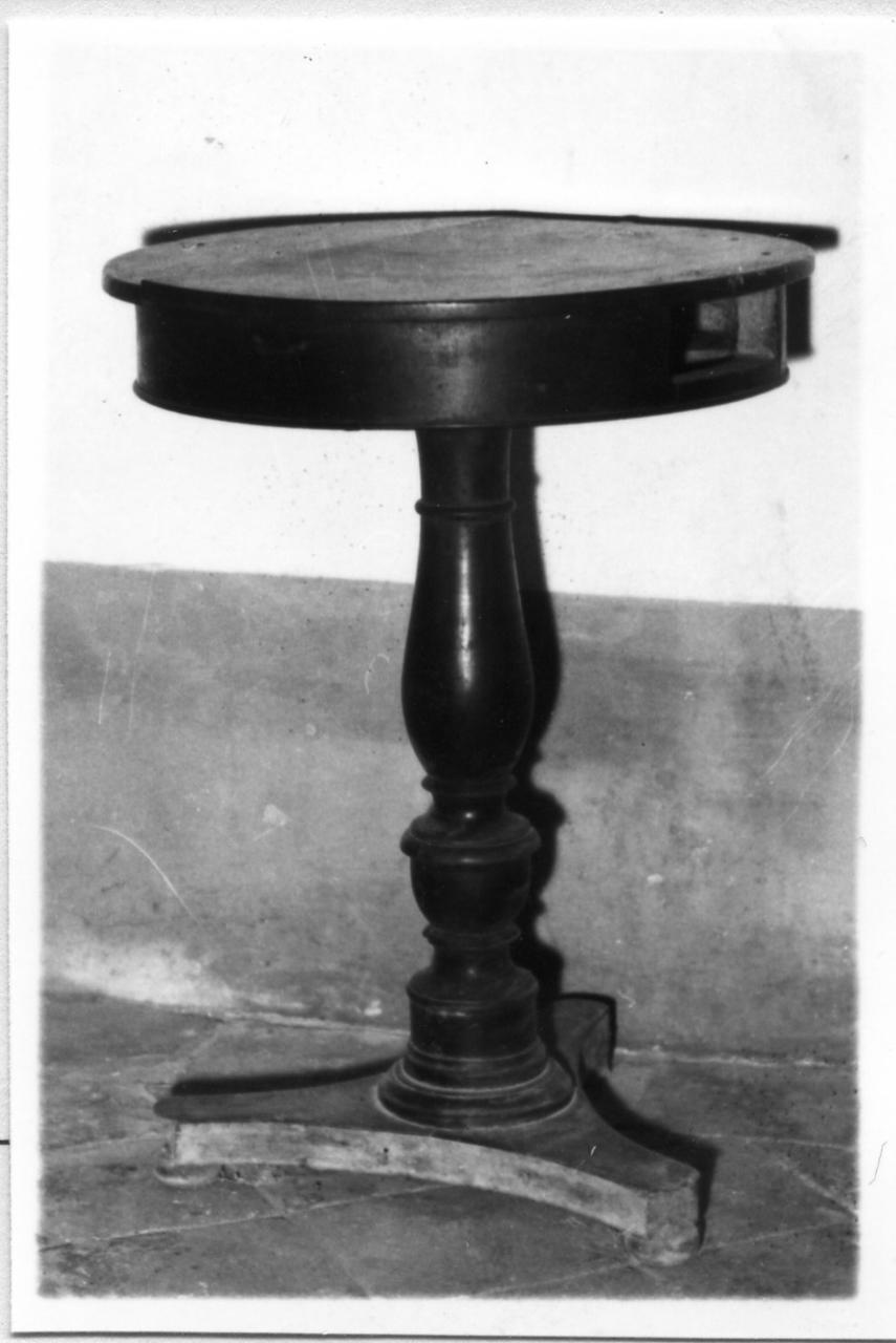 tavolino - bottega modenese (prima metà sec. XIX)