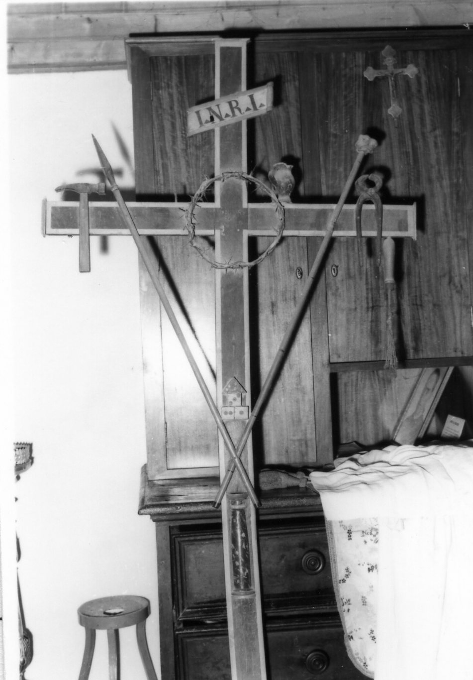 croce della Passione - bottega modenese (seconda metà sec. XIX)