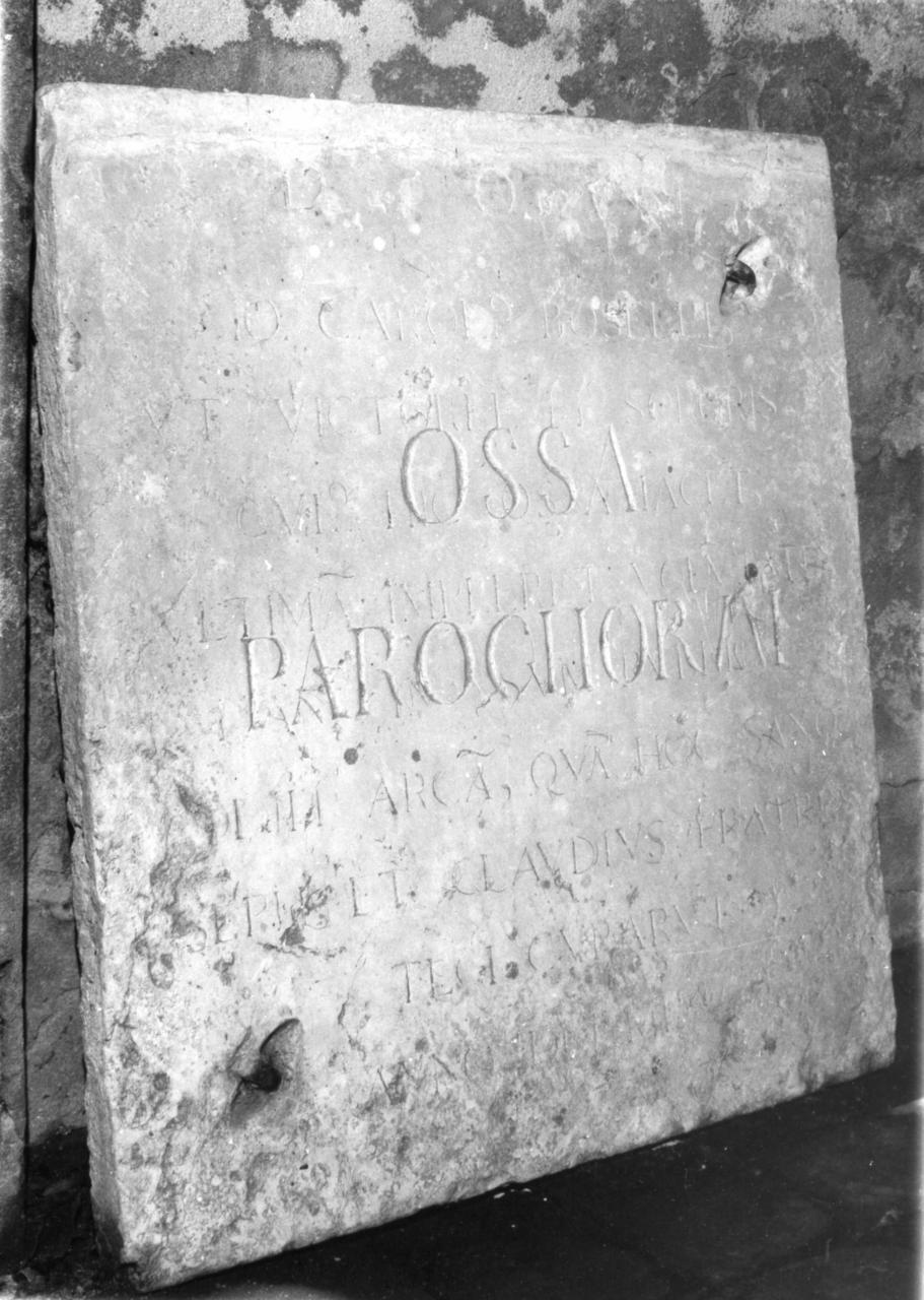 lapide tombale - bottega carpigiana (inizio sec. XVIII)