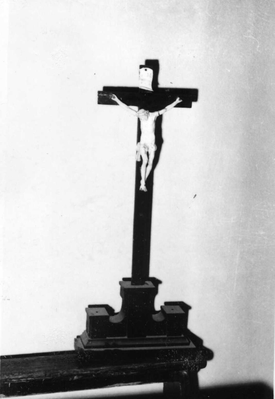 crocifisso - bottega messinese (metà sec. XVII)