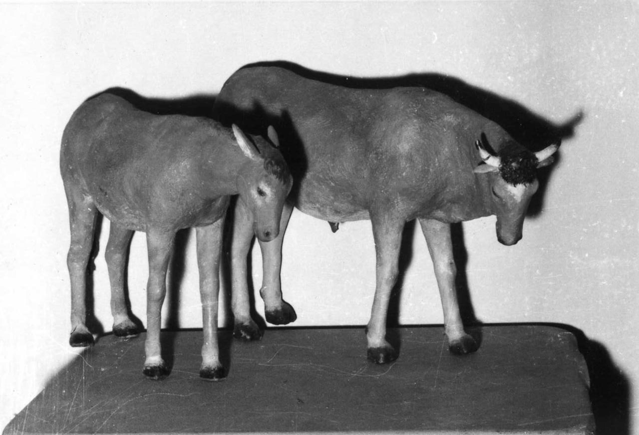 bue (statua da presepio) - bottega leccese (sec. XX)