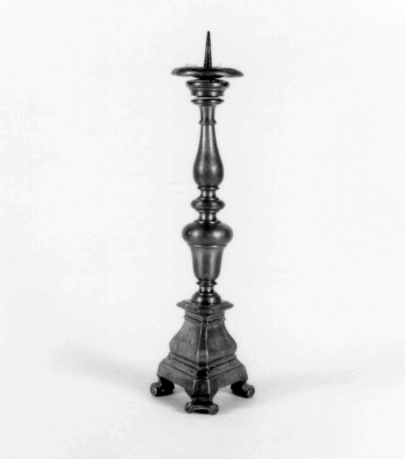 candeliere d'altare, serie - ambito emiliano (inizio sec. XVIII)