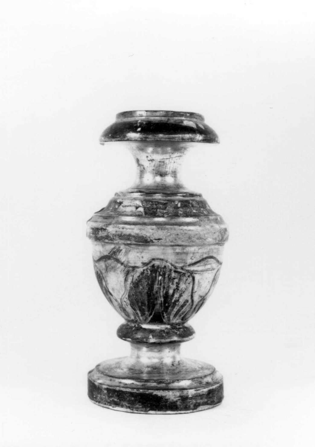 vaso d'altare con composizione floreale, serie - bottega emiliana (fine/inizio secc. XVIII/ XIX)