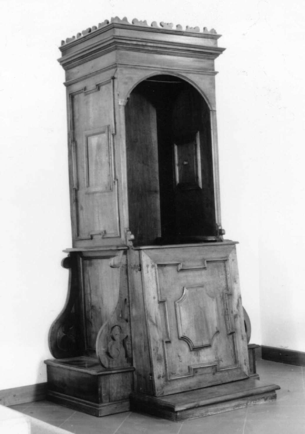 confessionale, serie - ambito reggiano (inizio sec. XVIII)