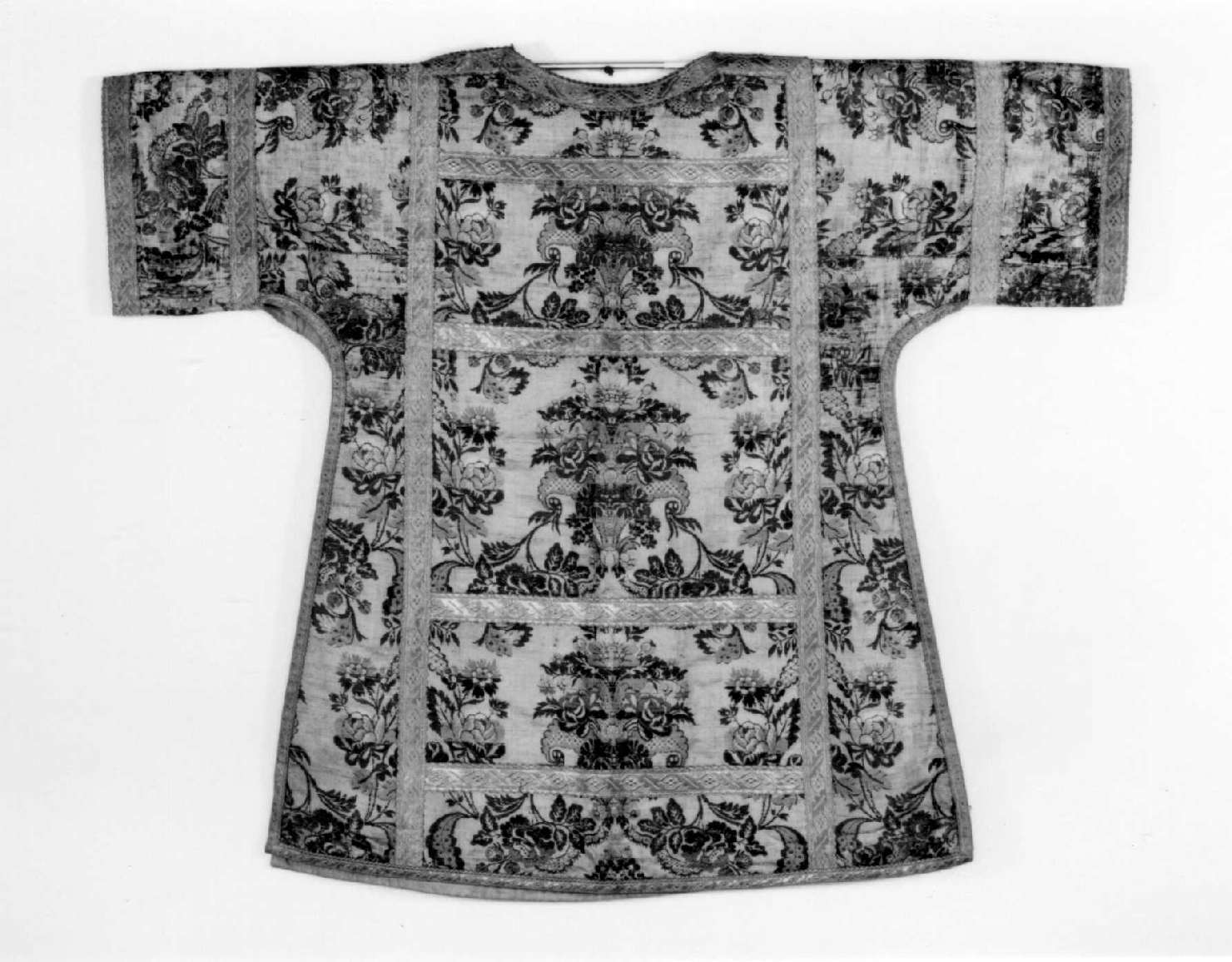 tunicella, serie - manifattura italiana (sec. XVI)