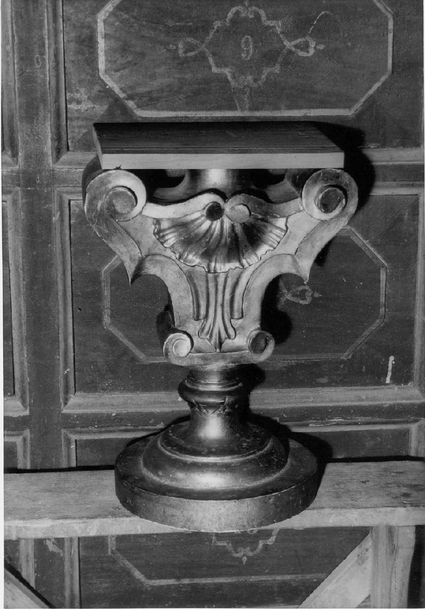 vaso d'altare con composizione floreale, serie - manifattura reggiana (sec. XIX)