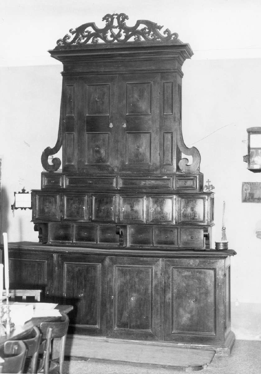 armadio da sacrestia - manifattura emiliana (seconda metà sec. XVII)