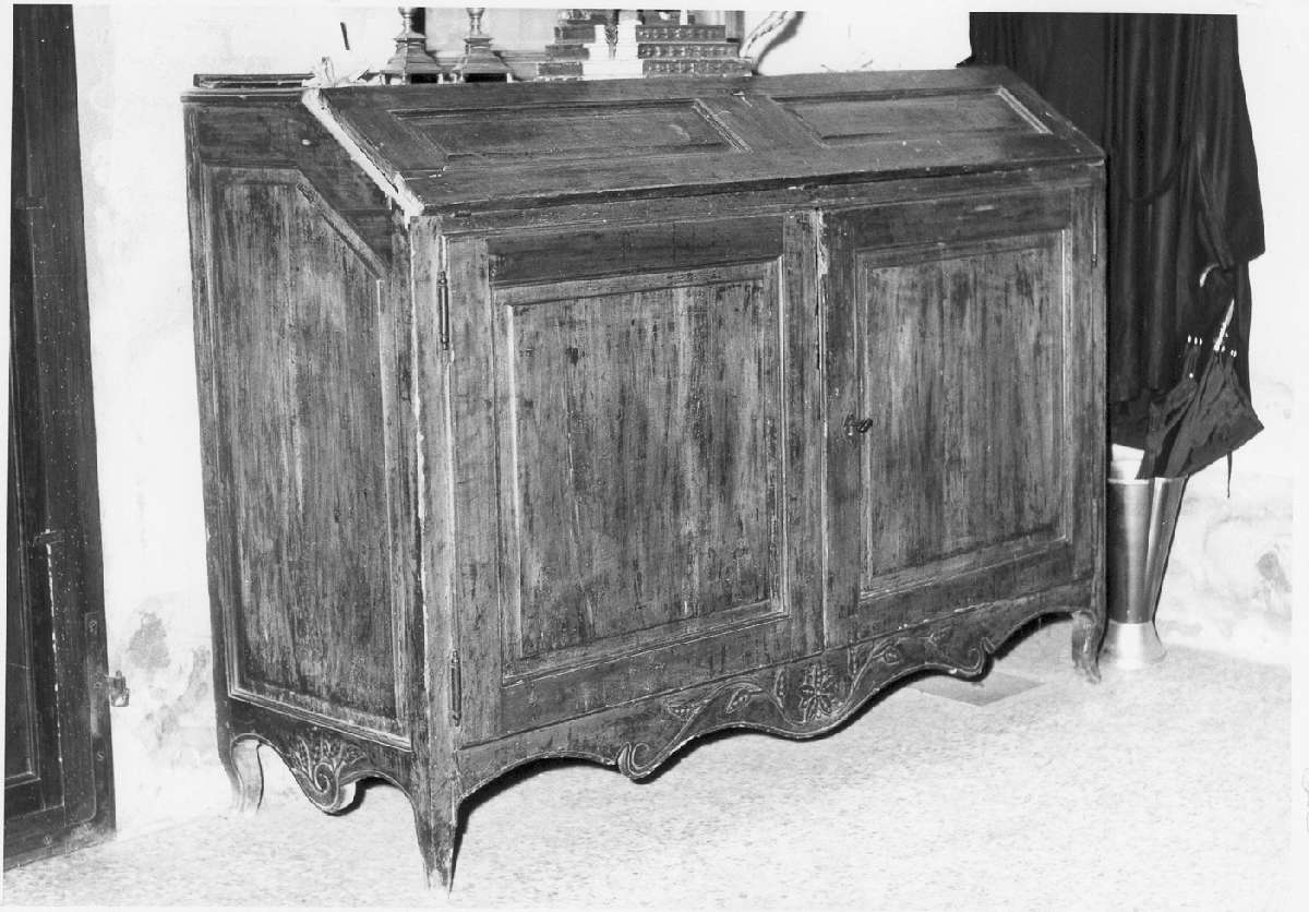 credenza - manifattura emiliana (seconda metà sec. XVIII)