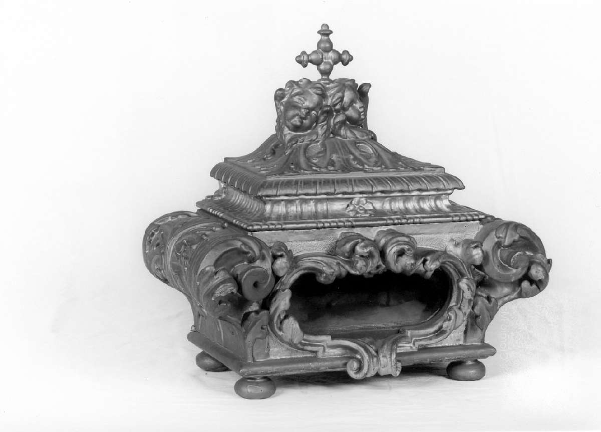 reliquiario a teca - a urna, serie - manifattura emiliana (prima metà sec. XVIII)