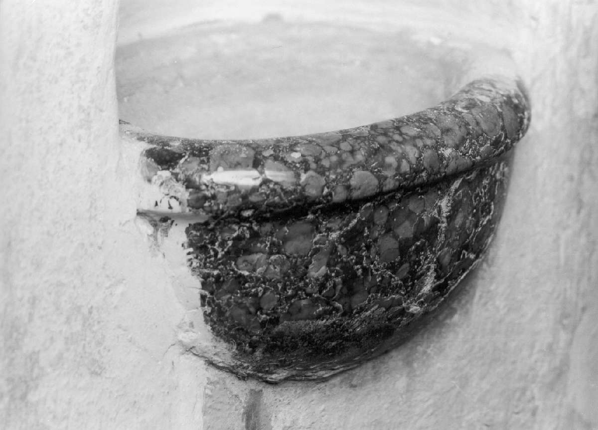 acquasantiera da parete - manifattura emiliana (sec. XVIII)