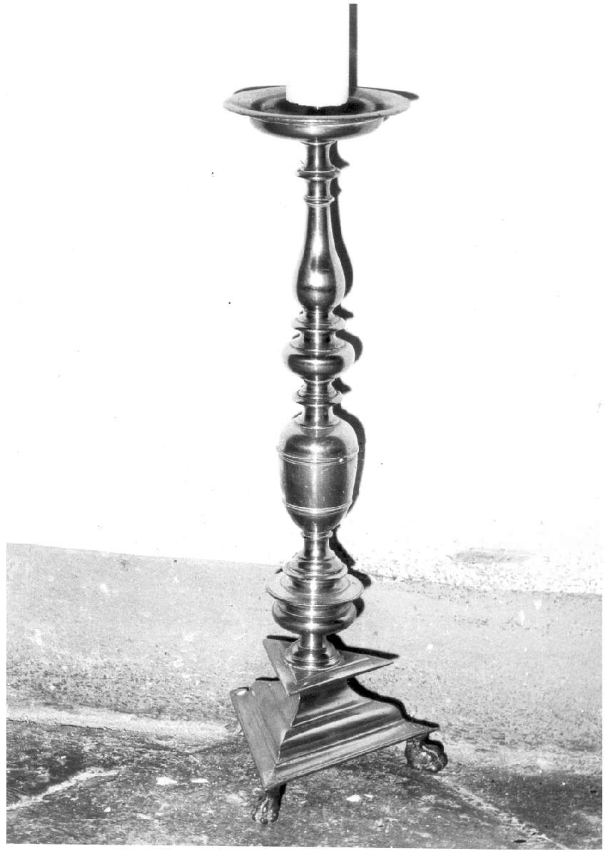 candeliere d'altare - manifattura reggiana (sec. XVII)