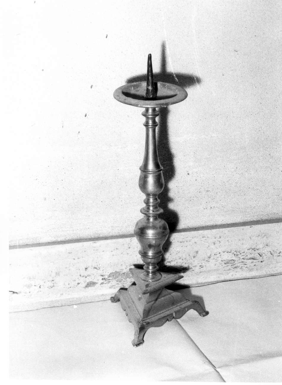 candeliere d'altare, serie - manifattura emiliana (sec. XVIII)