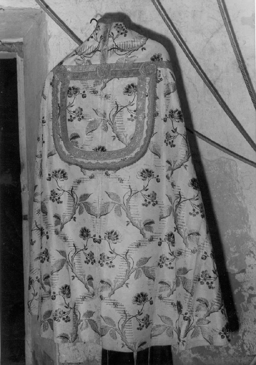 piviale - manifattura francese (seconda metà sec. XVIII)