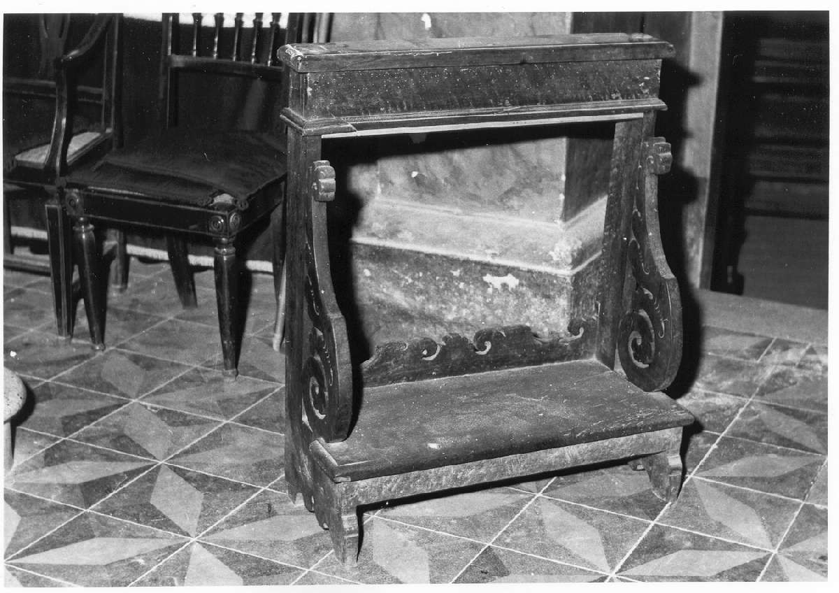 inginocchiatoio - manifattura reggiana (seconda metà sec. XVII)