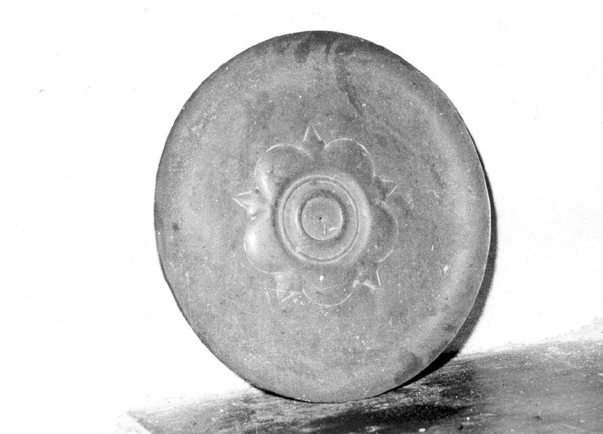 piatto per elemosine - manifattura tedesca (prima metà sec. XVI)