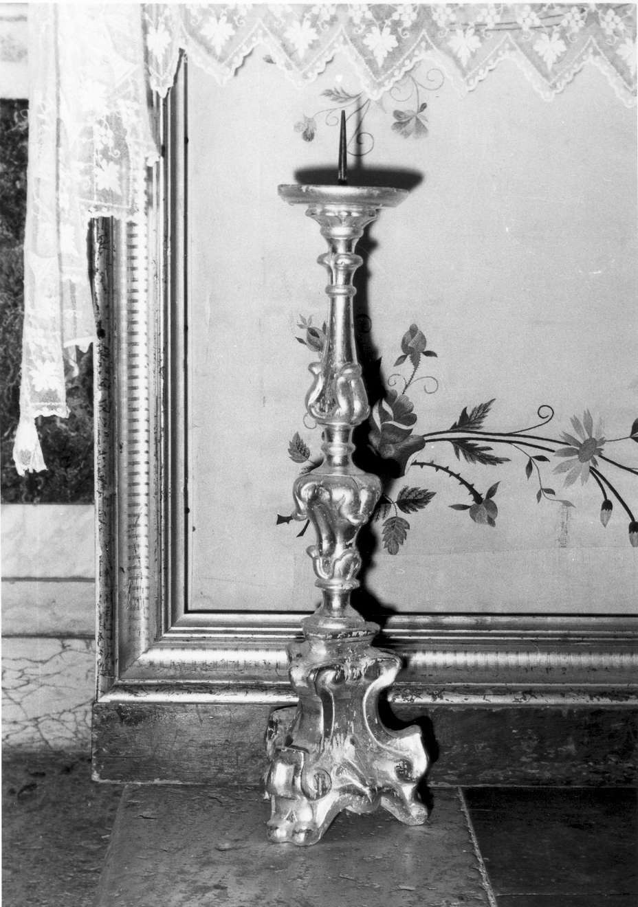 candeliere d'altare, serie - manifattura emiliana (sec. XVIII)