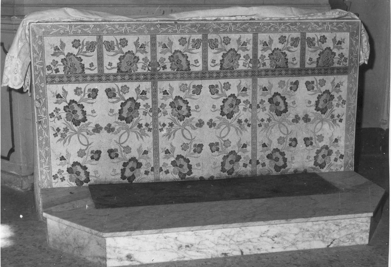 paliotto - a pannello piano di Guidelli Giuseppe (maniera) - manifattura reggiana (sec. XVIII)