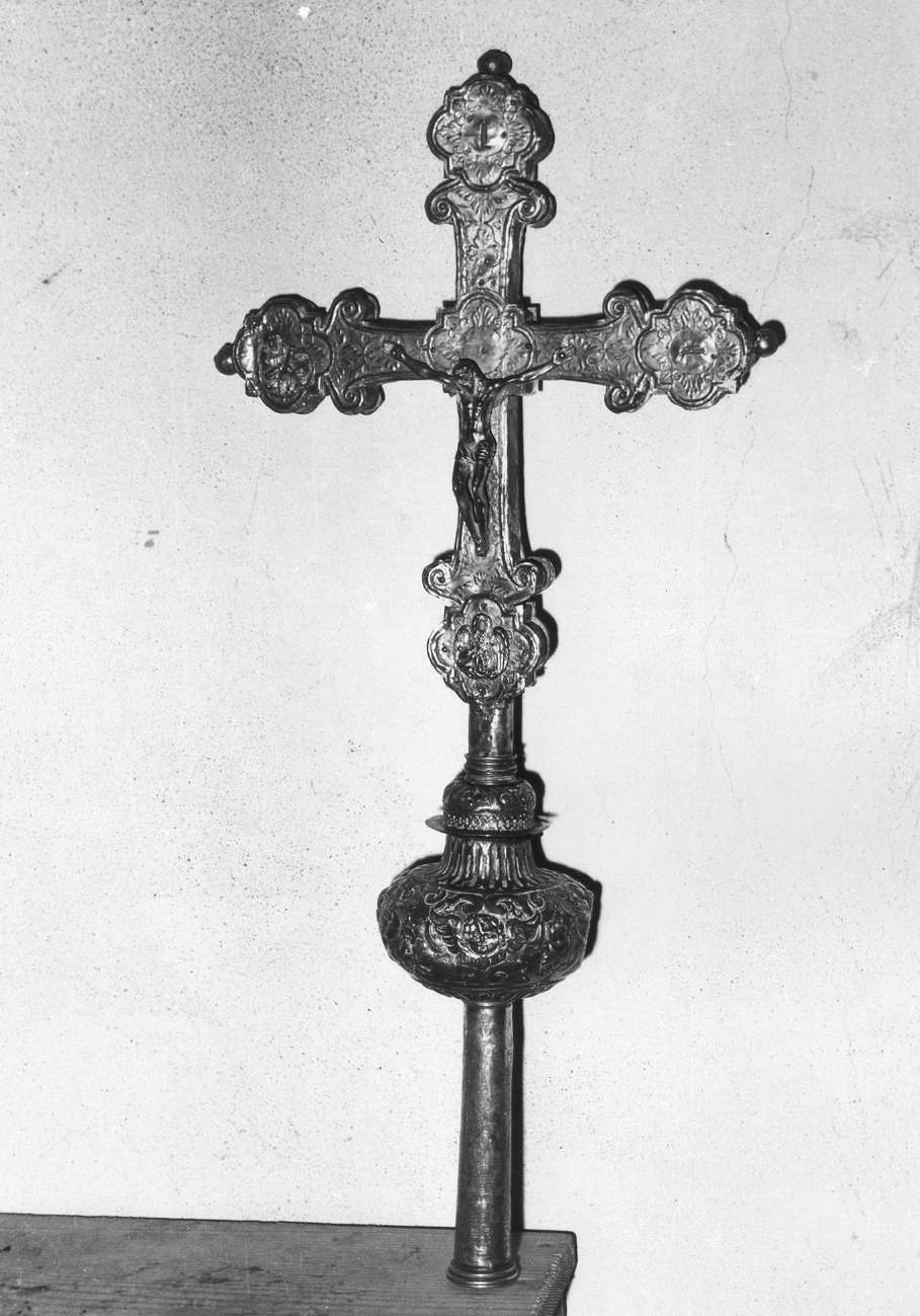 croce processionale - manifattura reggiana (fine/inizio secc. XVI/ XVII)
