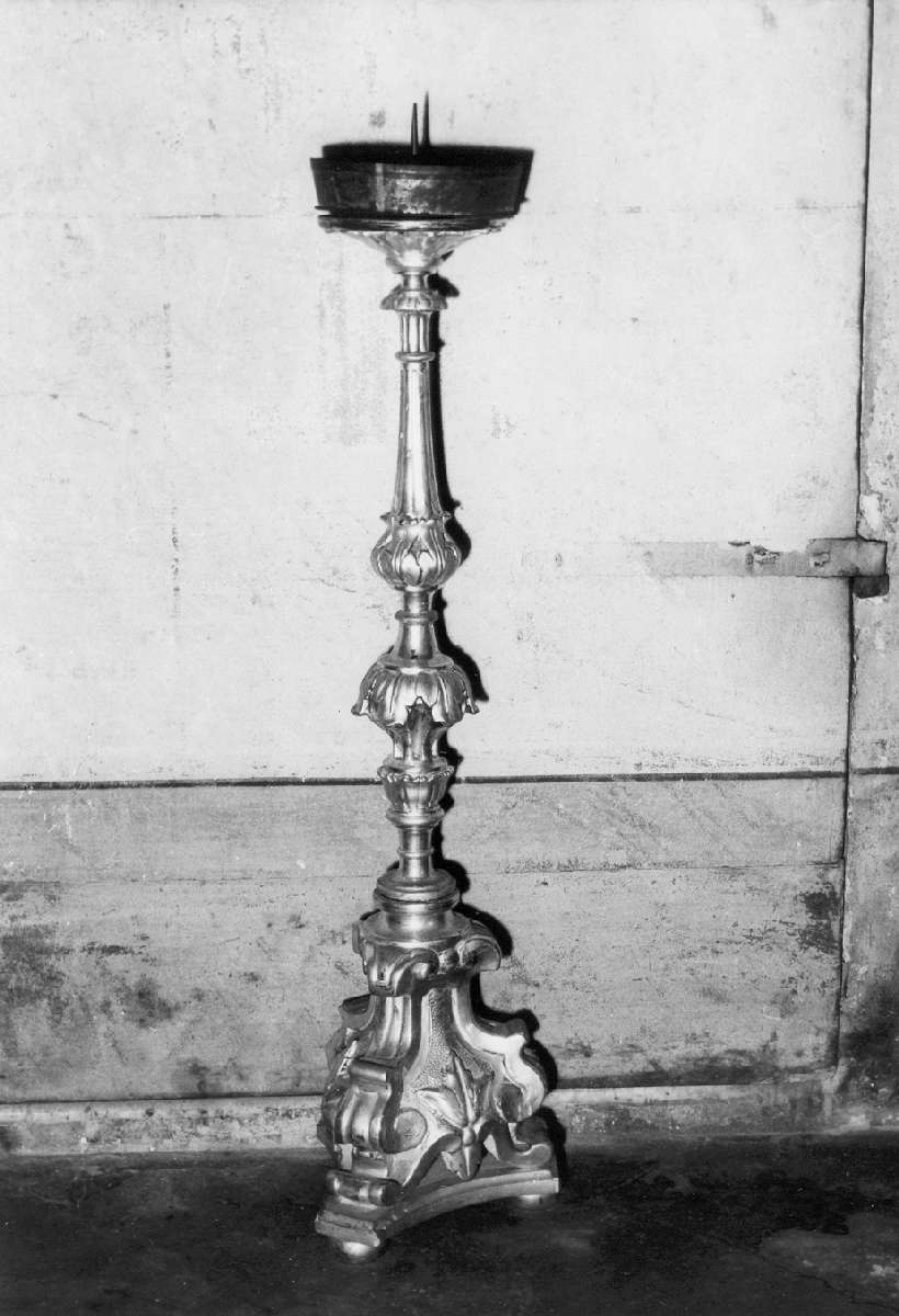 candeliere d'altare, serie - manifattura emiliana (prima metà sec. XVIII)