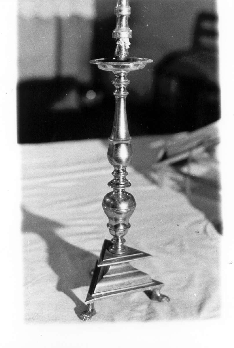 candeliere d'altare, serie - manifattura reggiana (secc. XVII/ XVIII)