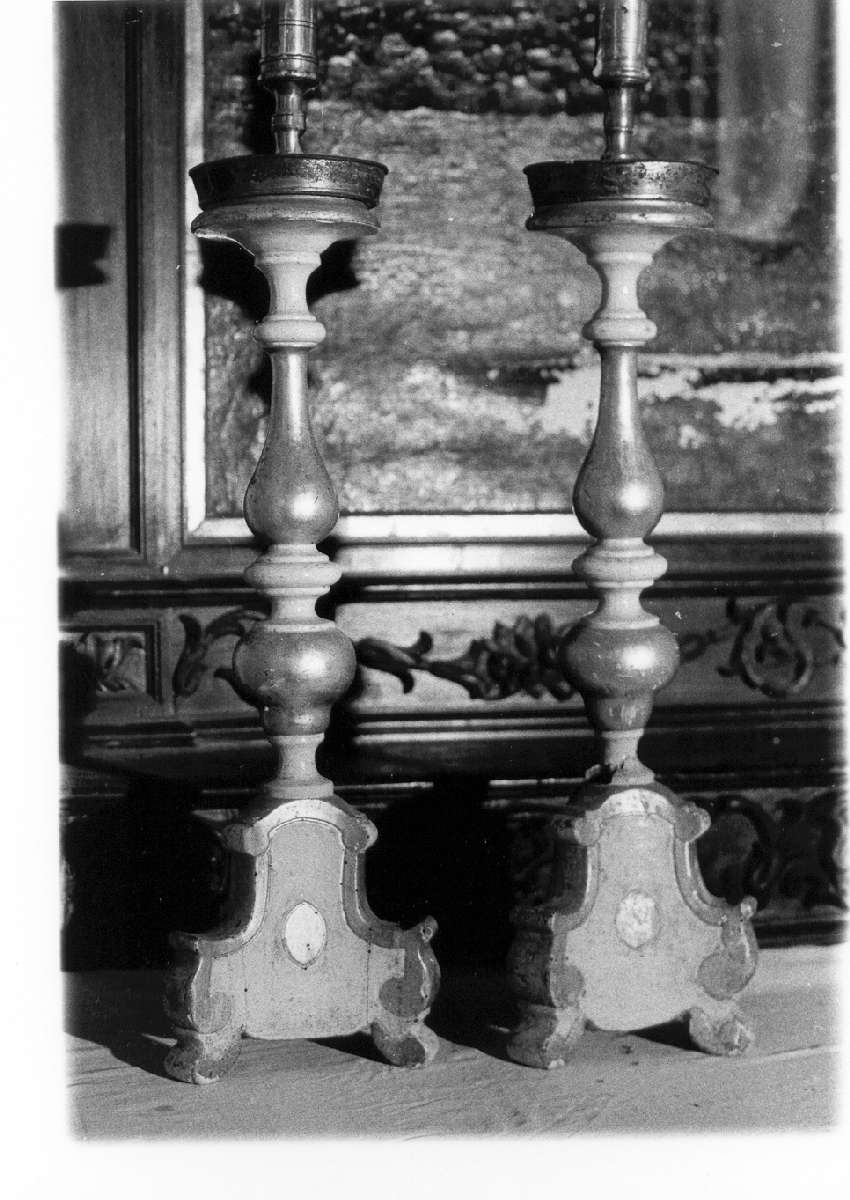 candeliere d'altare, serie - manifattura reggiana (secc. XVIII/ XIX)