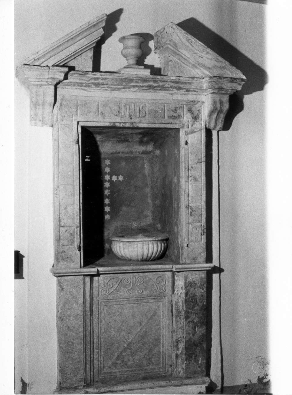 fonte battesimale - bottega reggiana (sec. XVII)