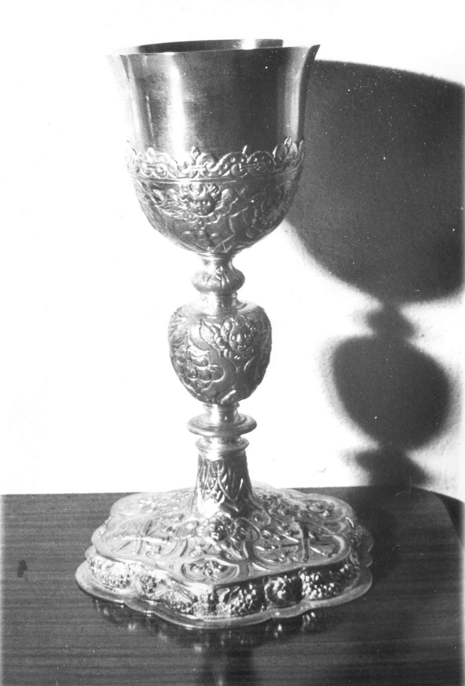 calice - bottega reggiana (fine/inizio secc. XVI/ XVII)