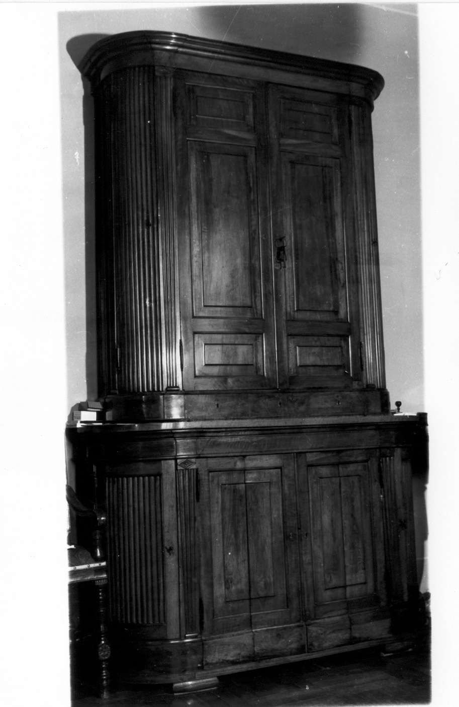 armadio per archivi - manifattura reggiana (metà sec. XIX)