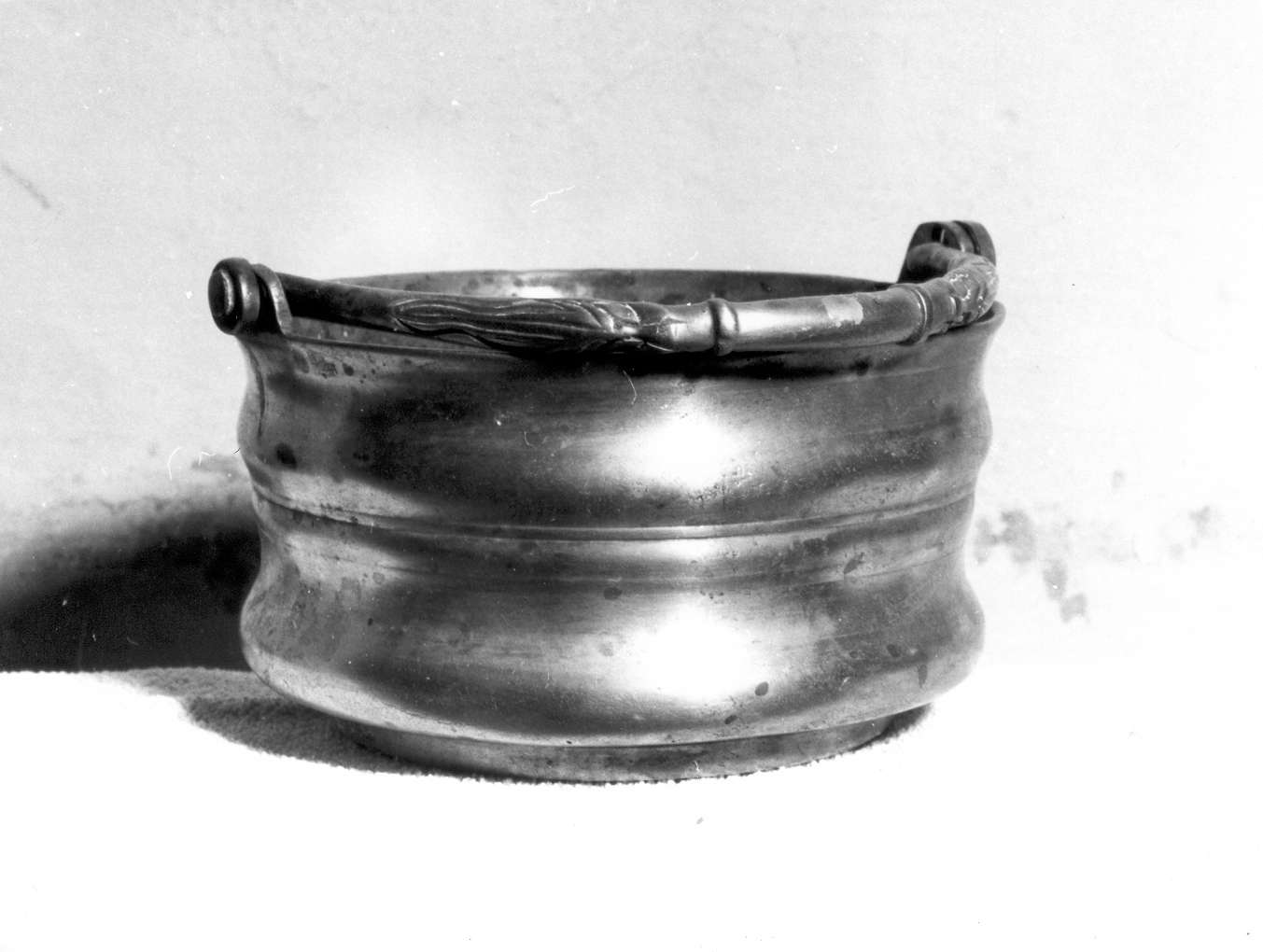 secchiello per l'acqua benedetta - manifattura emiliana (prima metà sec. XVII)