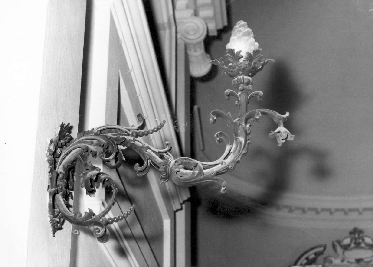 candeliere da parete di chiesa, serie - manifattura modenese (metà sec. XIX)