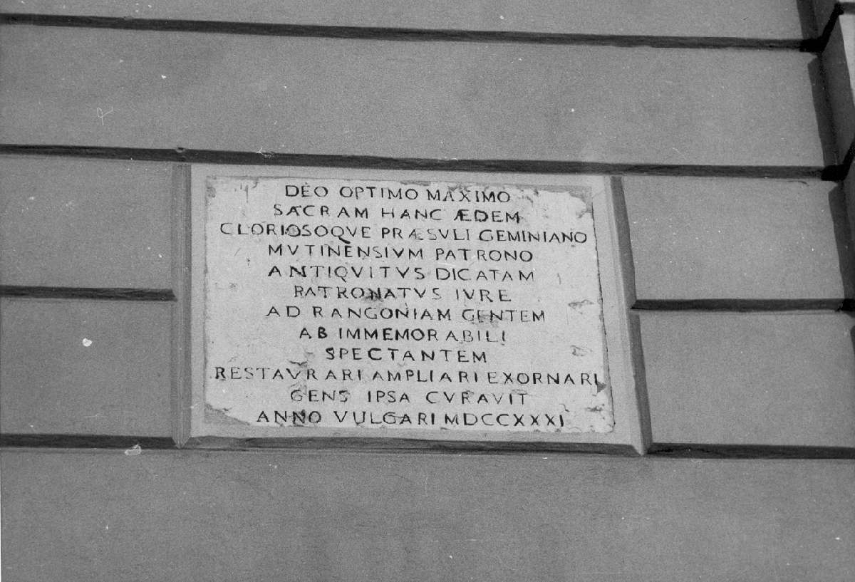 lapide celebrativa - manifattura modenese (sec. XVIII)