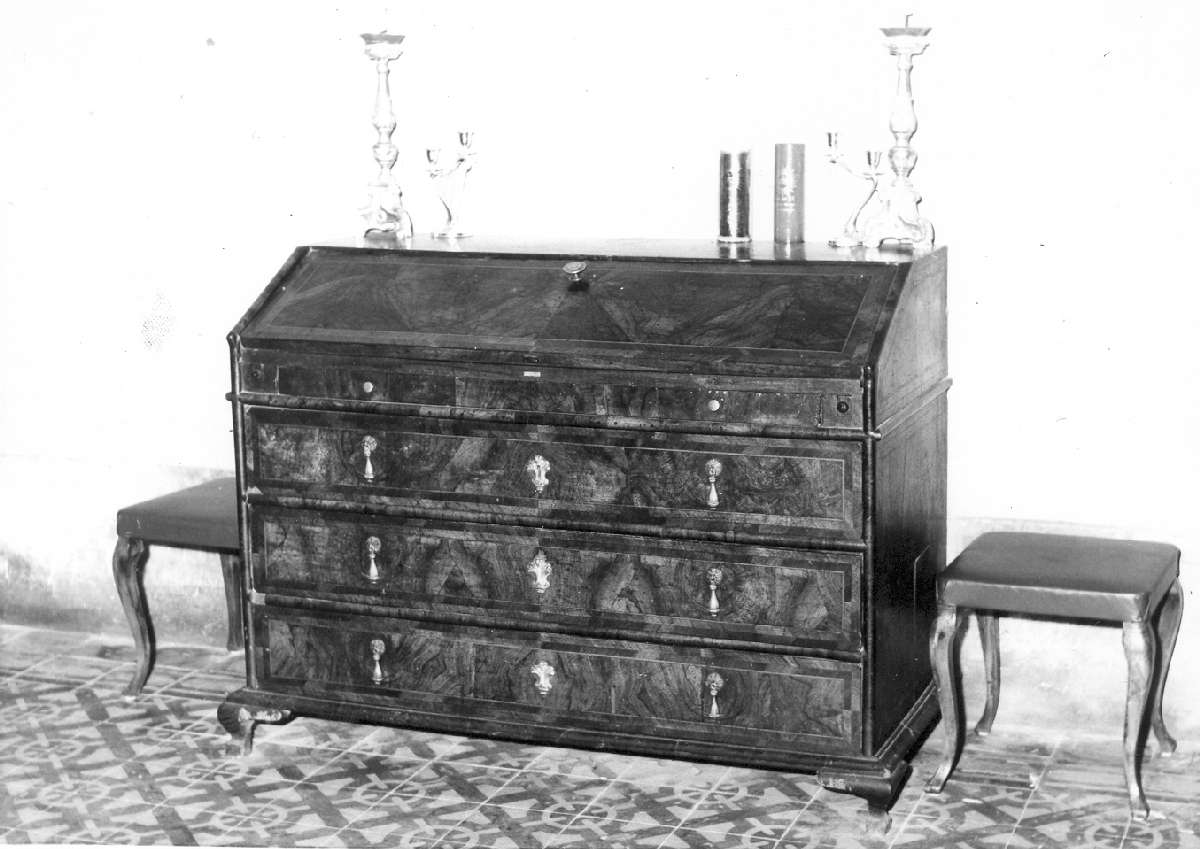 cassettone - a ribalta - manifattura modenese (metà sec. XVIII)