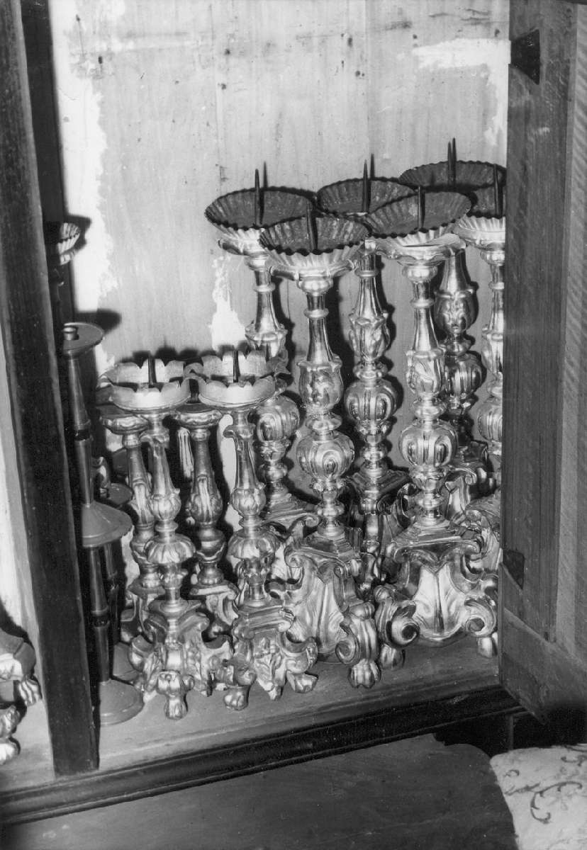 candeliere d'altare, serie - manifattura emiliana (metà sec. XVIII)