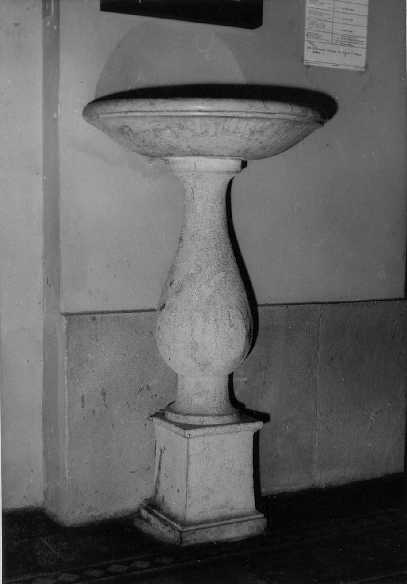 acquasantiera - a fusto, serie - manifattura modenese (seconda metà sec. XVII)