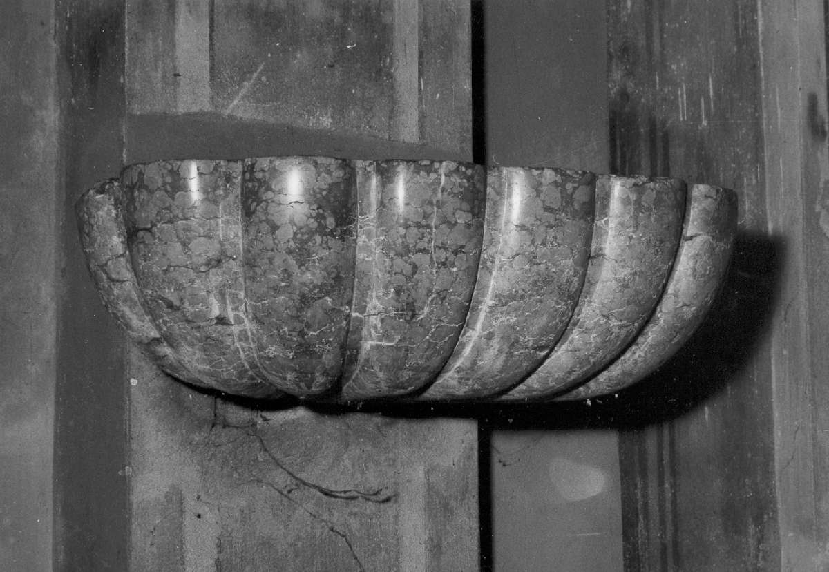 acquasantiera, serie - manifattura italiana (inizio sec. XVIII)