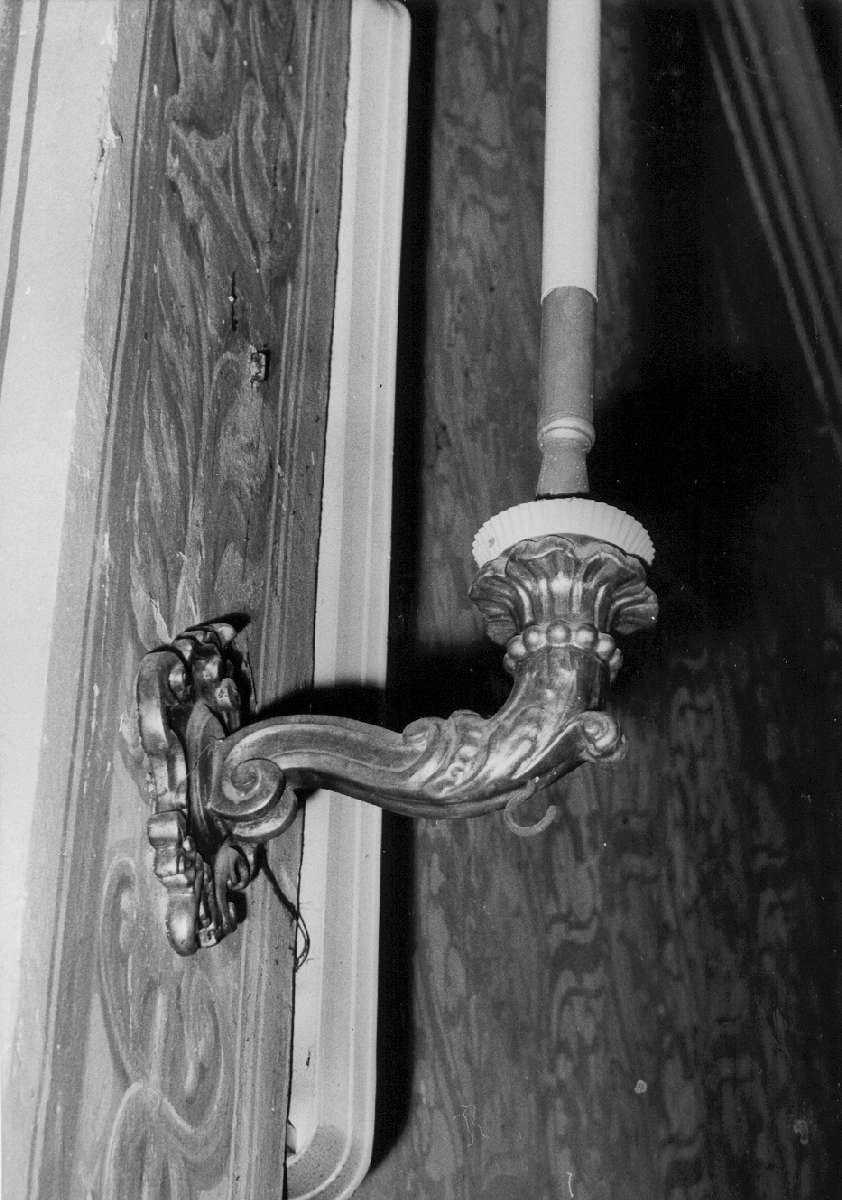 candeliere da parete di chiesa, serie - manifattura emiliana (seconda metà sec. XVIII)