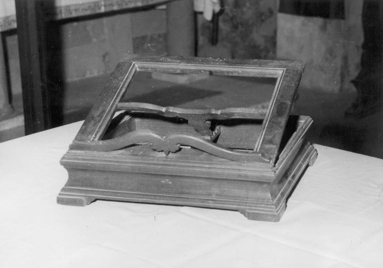 leggio d'altare - manifattura reggiana (seconda metà sec. XVIII)