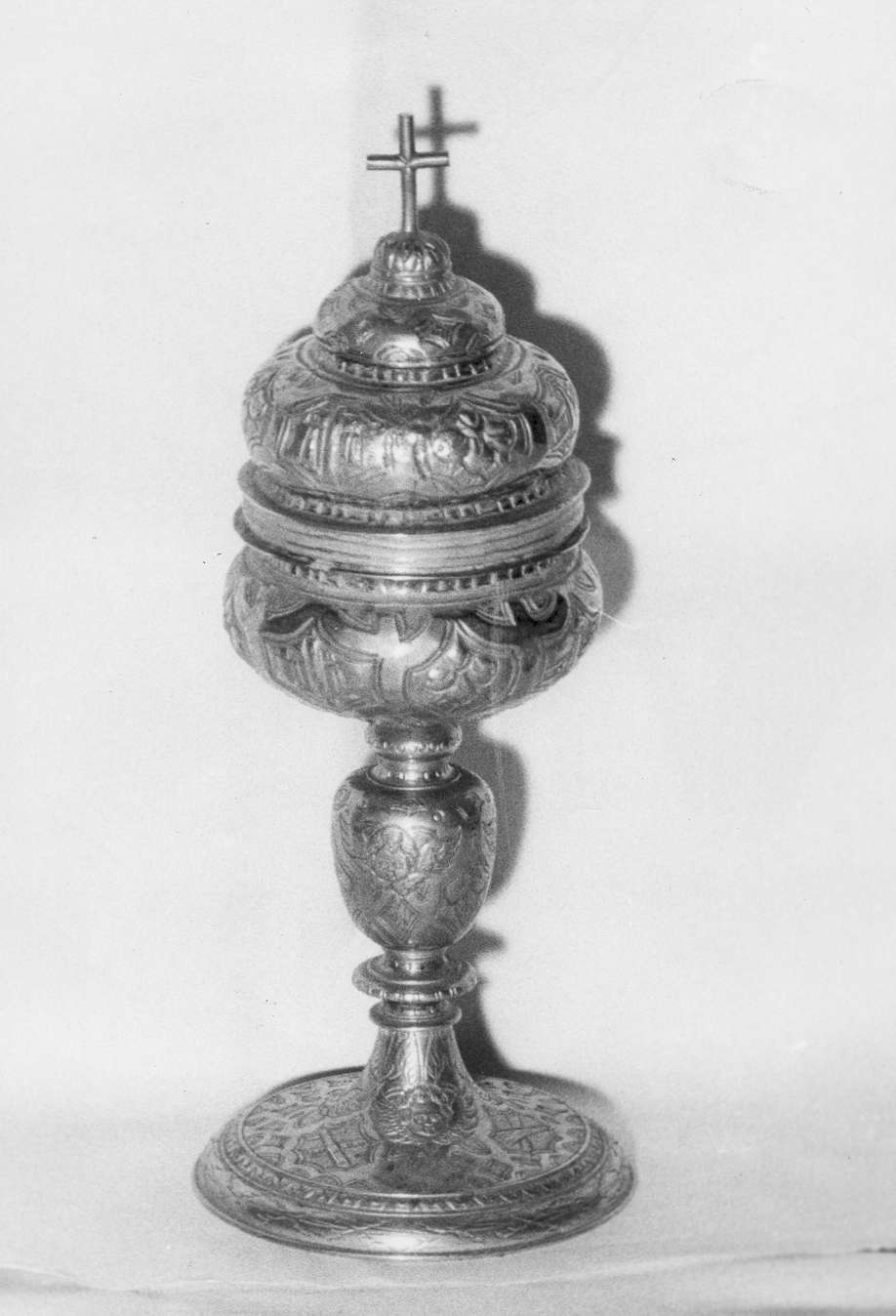 pisside - manifattura reggiana (inizio sec. XVII)