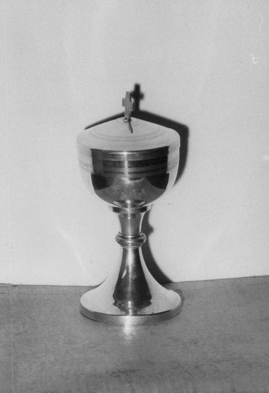 pisside - manifattura italiana (sec. XX)