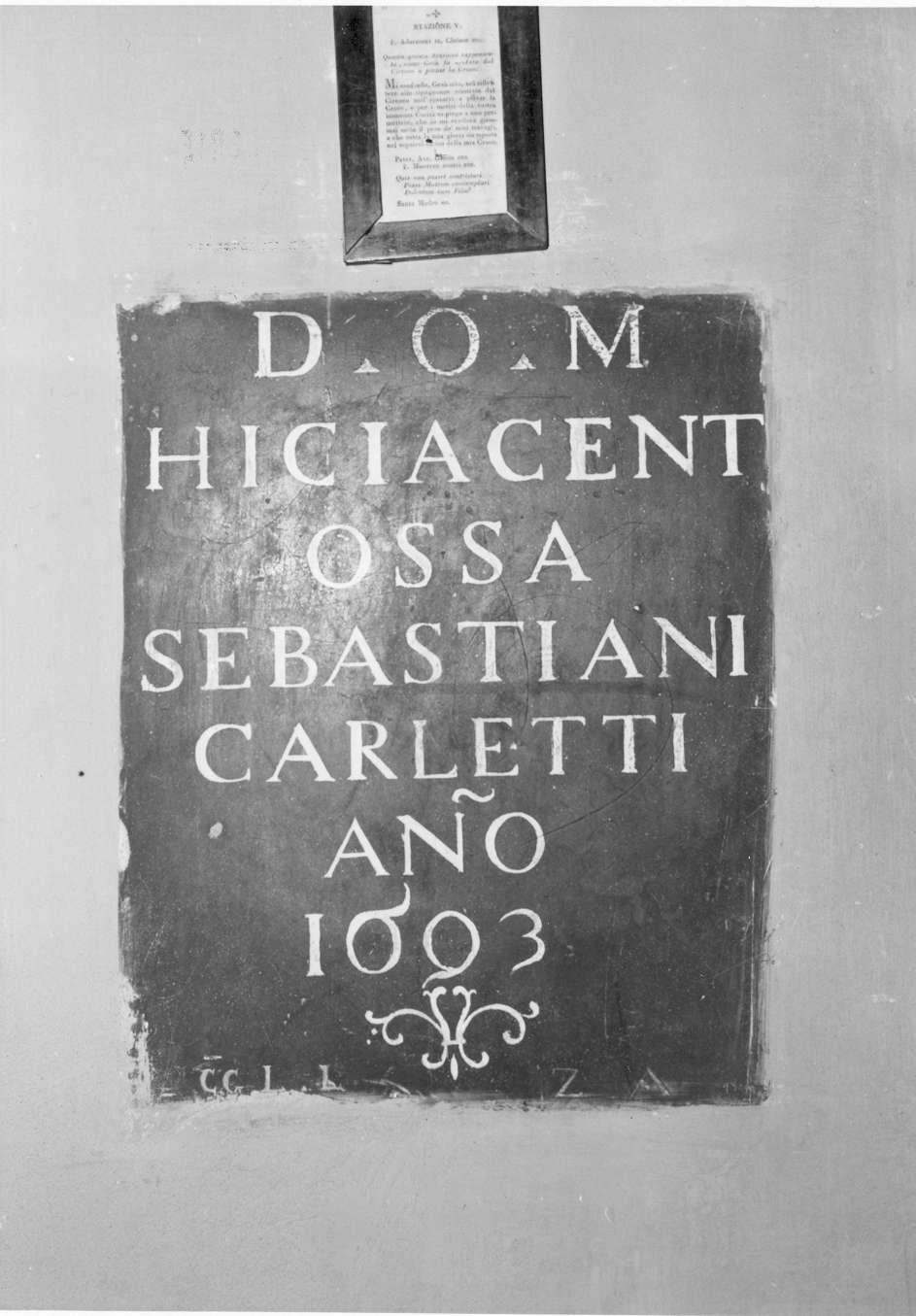 lapide commemorativa - manifattura reggiana (sec. XVII)