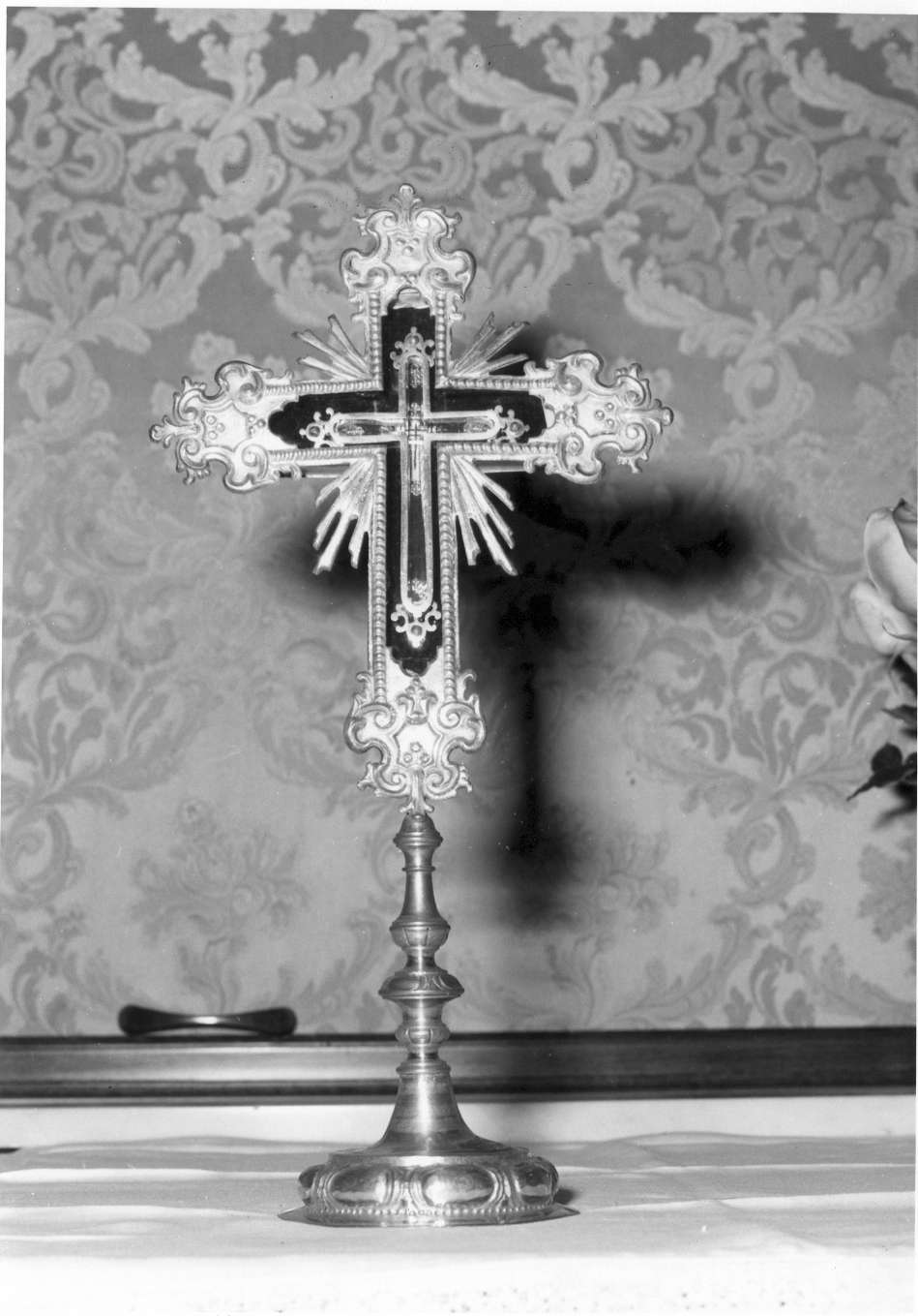 reliquiario - a croce - manifattura emiliana (seconda metà sec. XVIII)