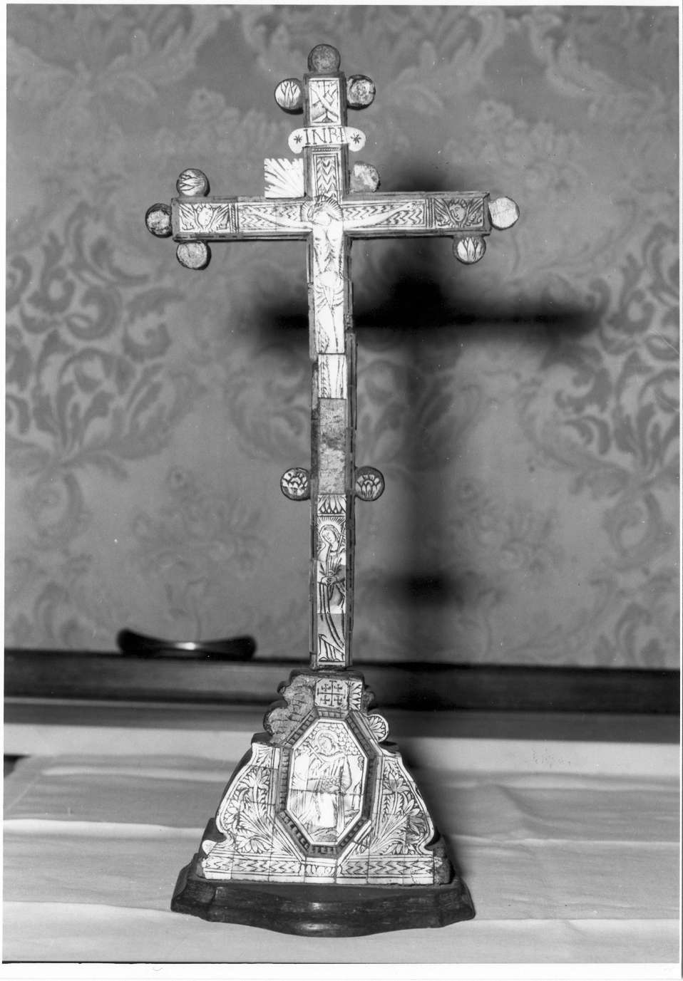 croce d'altare - manifattura palestinese (seconda metà sec. XVIII)