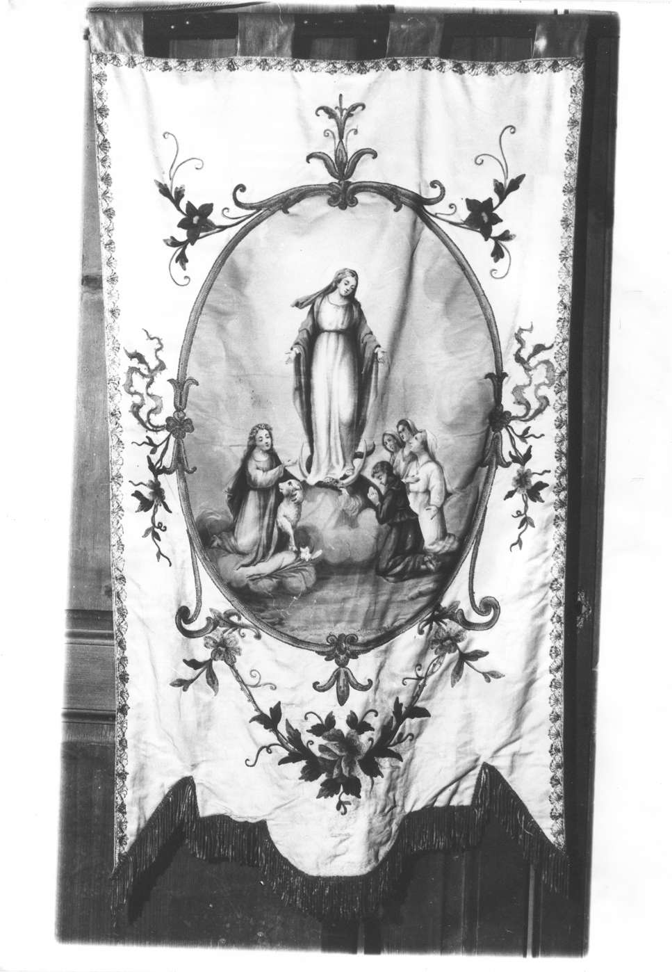 Madonna Immacolata (stendardo processionale) - manifattura reggiana (sec. XX)