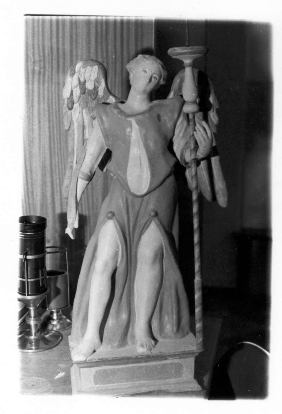 angelo reggicandelabro (candelabro) - manifattura emiliana (inizio sec. XVII)