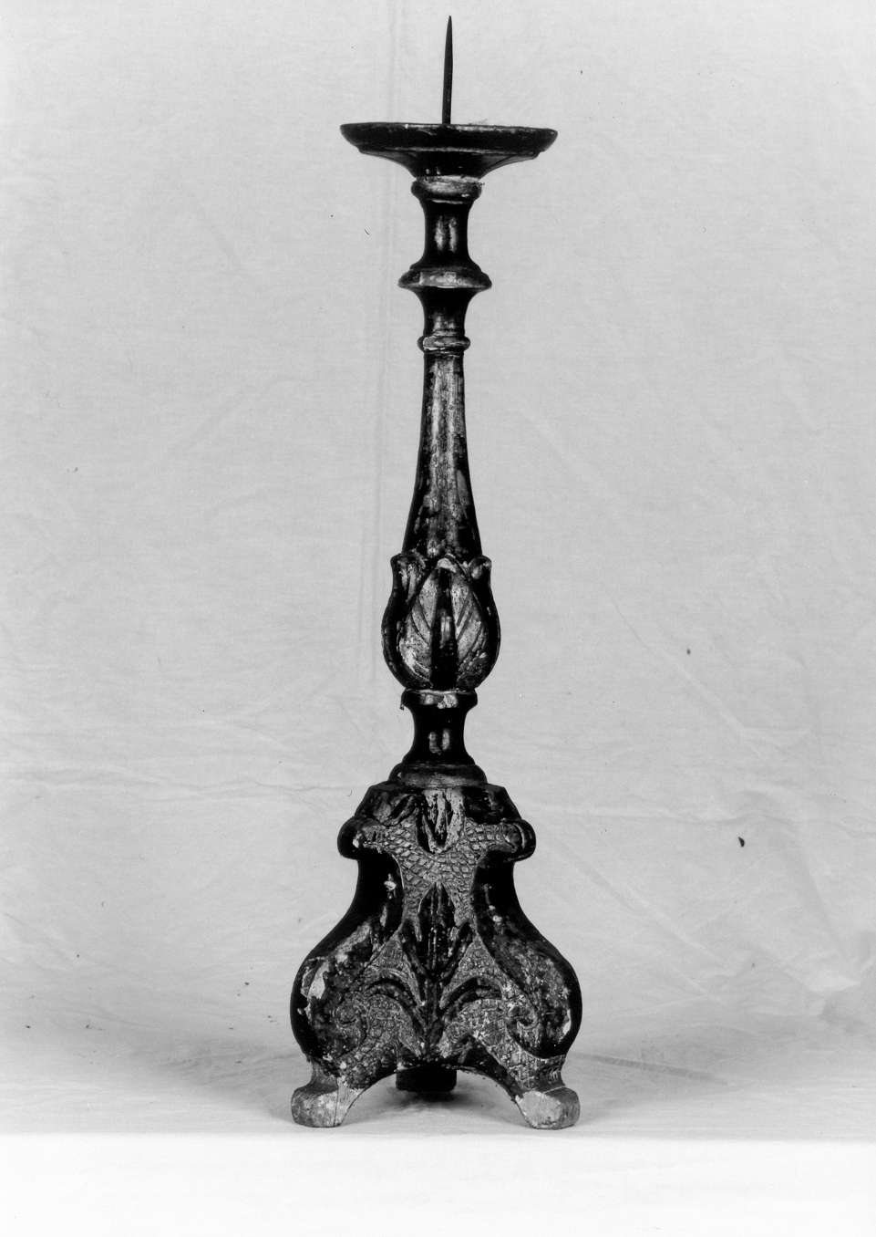 candeliere d'altare, serie - manifattura emiliana (seconda metà sec. XVIII)